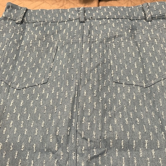 Light Wash Denim Textured Raw Hem Midi Skirt/NWT/L - Picture 12 of 16